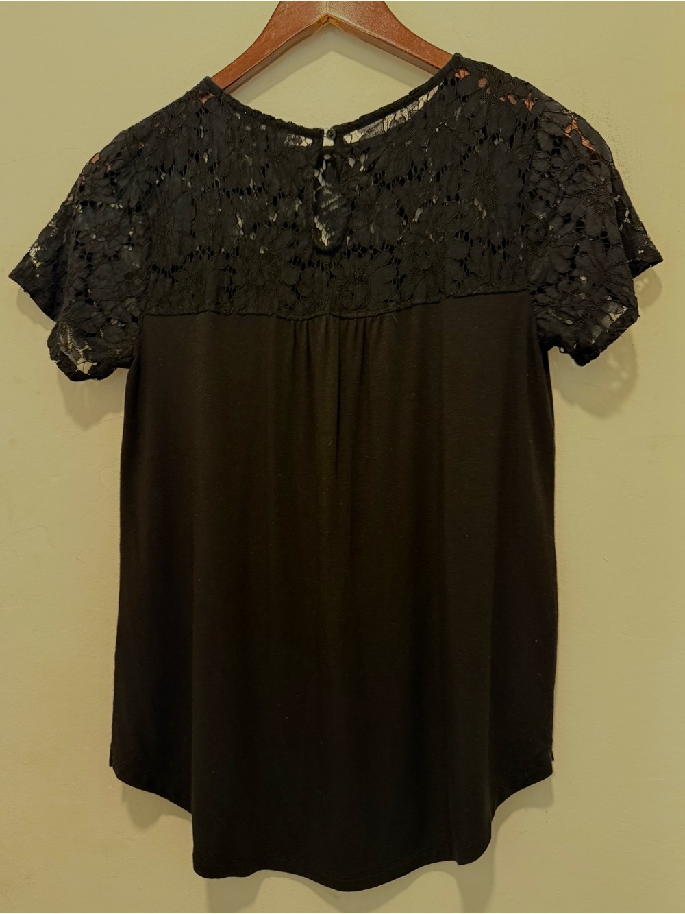 Halogen Black Blouse Size S Featuring Round Neck Short Sleeves Floral Lace.